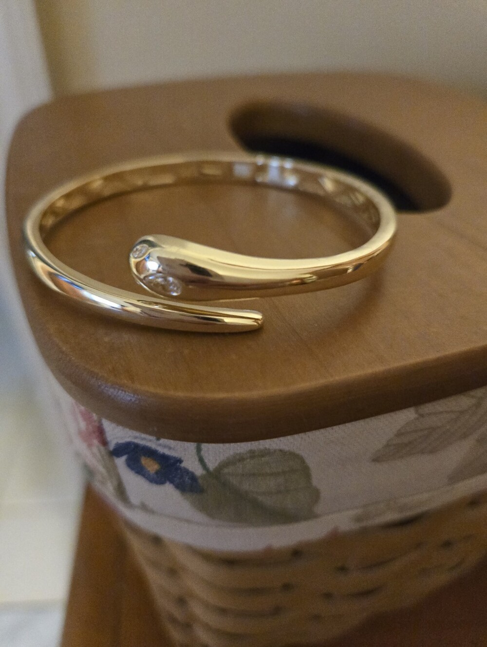Electric Picks Elegant Gold Snake-Head Hinge Bracelet - LoLo Bracelet